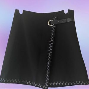 Black mini skirt with a small belt